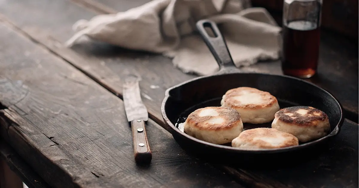what are johnny cakes griddled cornmeal cakes close up